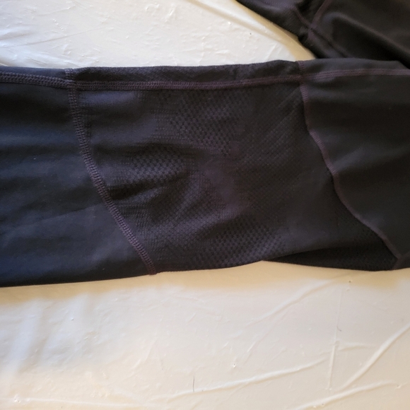 Nike Pro Dri-Fit Capri Leggings Size Small (22) - Picture 6 of 6